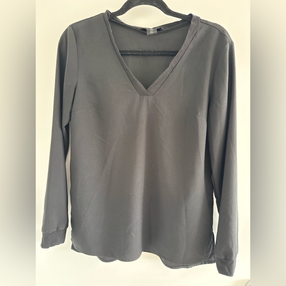 Women's Black Long Sleeve V-Neck Blouse